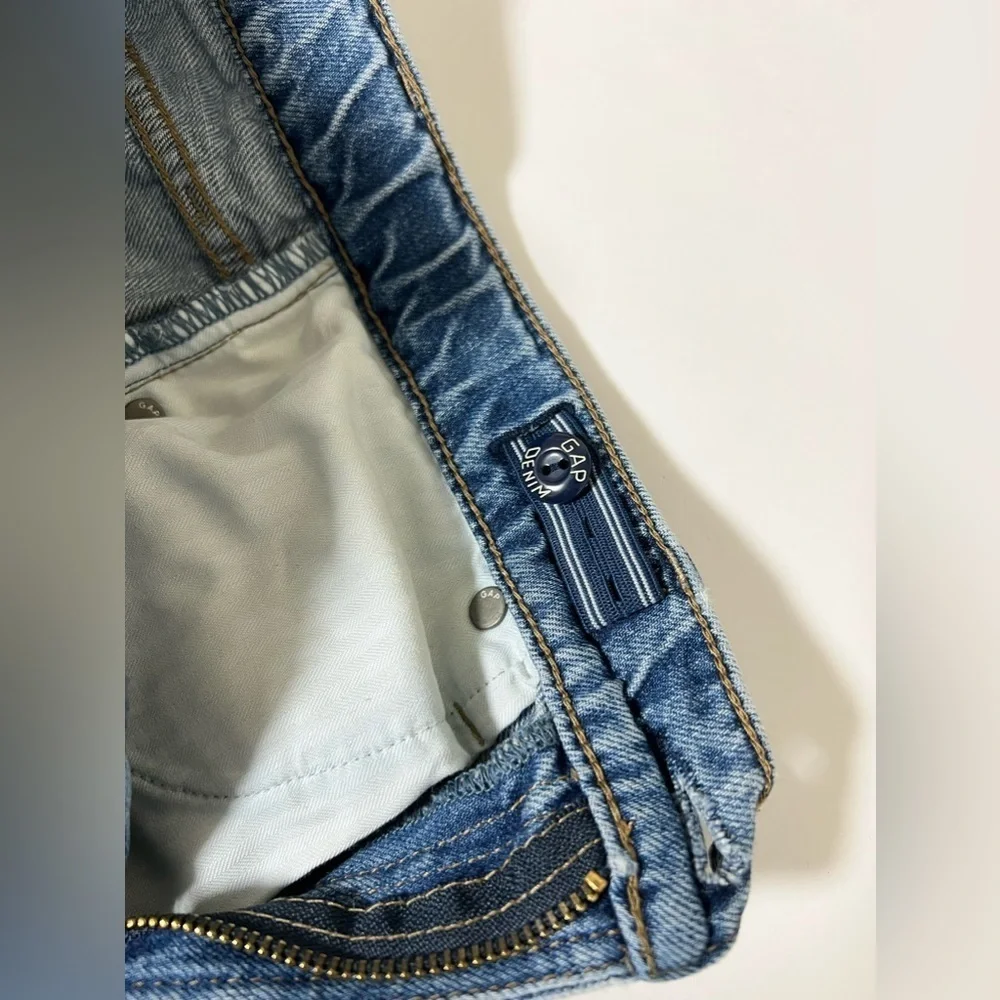 Gap Kids Mid Rise Girlfriend Jeans with Washwell Size 10